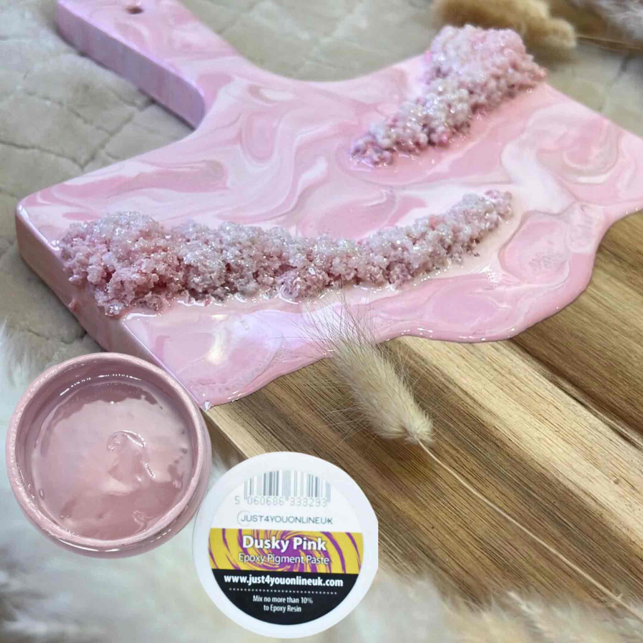 Baltic Day Highly Pigmented Resin Pigment Paste bubblegum Pink 2