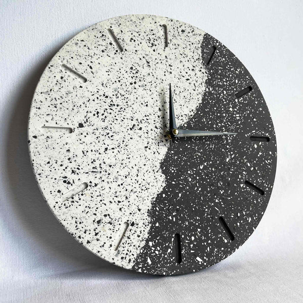 Eco Pour Clock